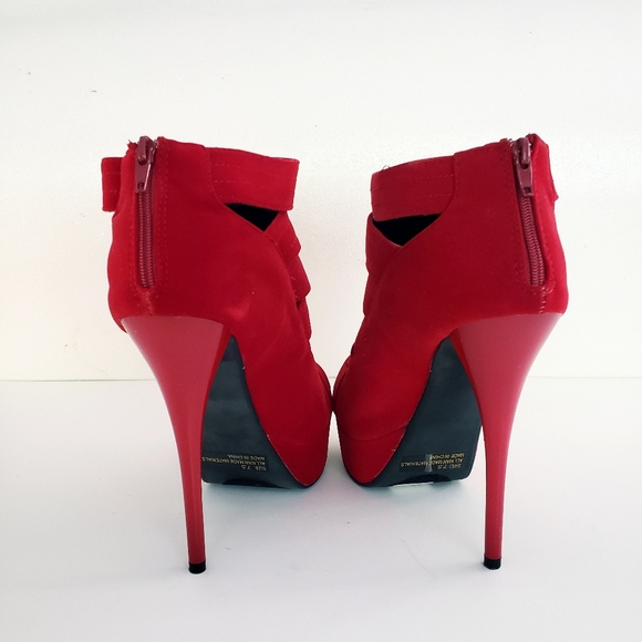 QUPID Womens Stiletto Red Suede Strappy Shoes Peep Toe Platforms Sz 6 NIB - Picture 4 of 9